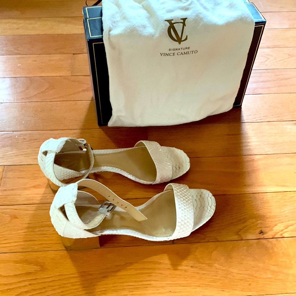 Sandals with square stylish small heels